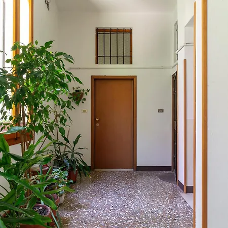 Amos - 5 Minutes From Piazza Maggiore Apartamento Bolonha