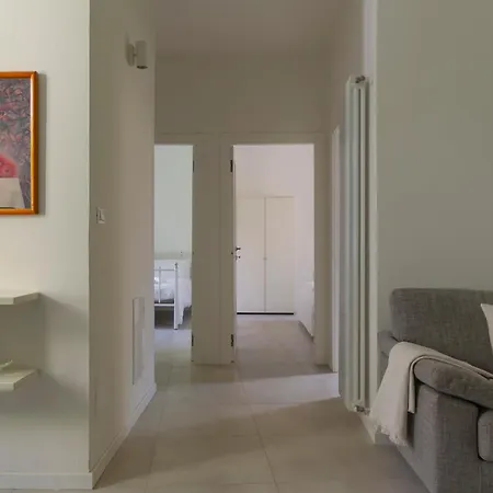 Apartamento Amos - 5 Minutes From Piazza Maggiore Bolonha